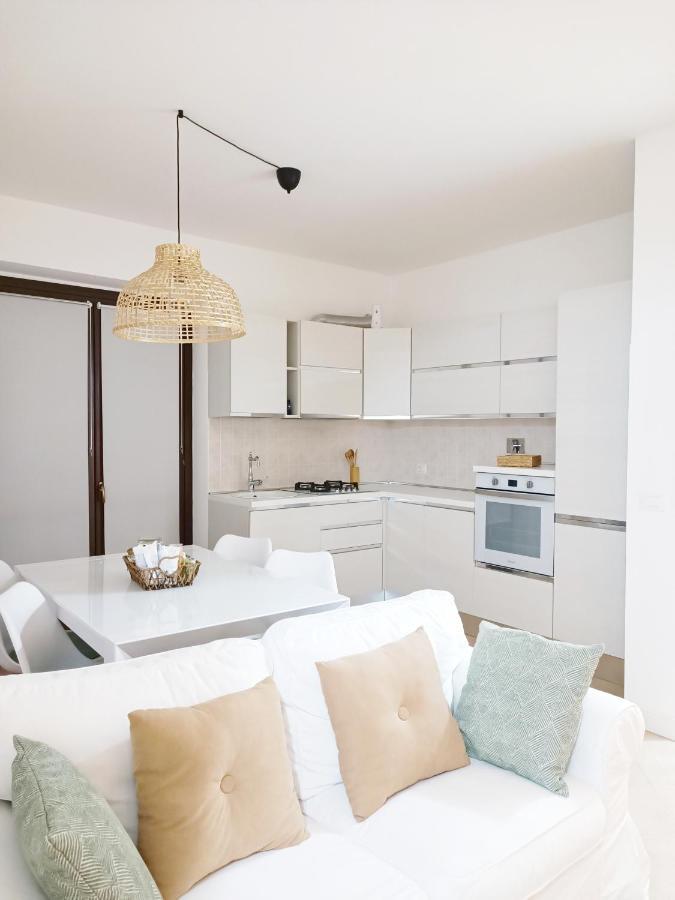 Ai Castelli Apartment - Locazione Turistica Cin It58060C2Fhnreg9A Colonna Exterior photo