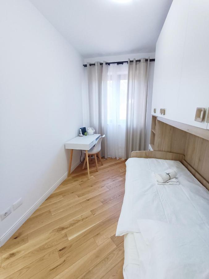 Ai Castelli Apartment - Locazione Turistica Cin It58060C2Fhnreg9A Colonna Exterior photo